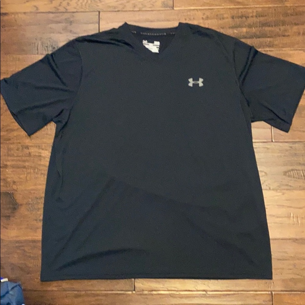 V-neck heat gear T-shirt